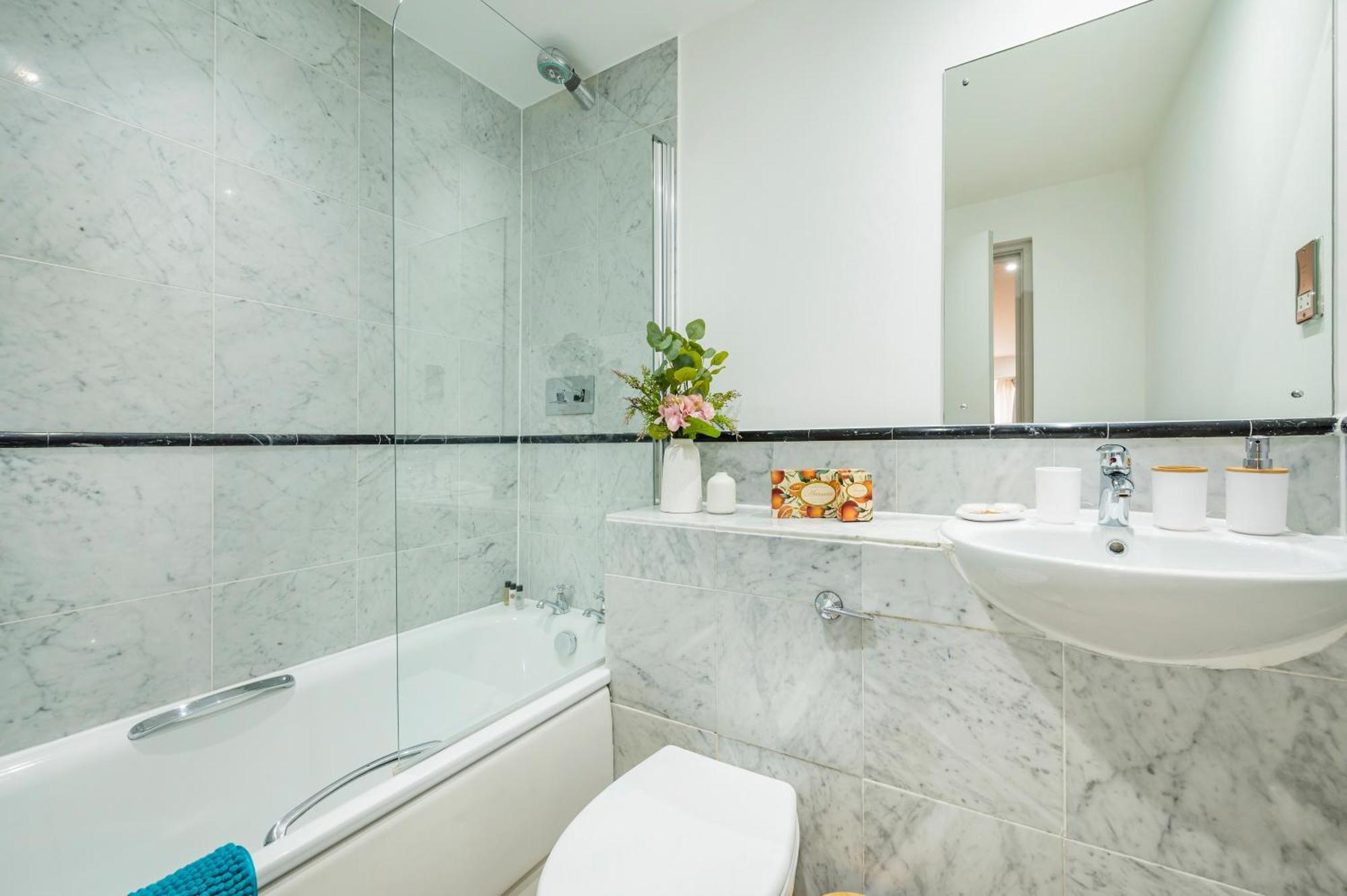 Welcome The Garrick Апартаменты *